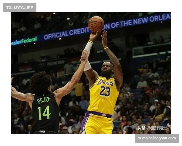 湖人詹姆斯里夫斯双核驱动 本赛季挡拆配合技术细节分析